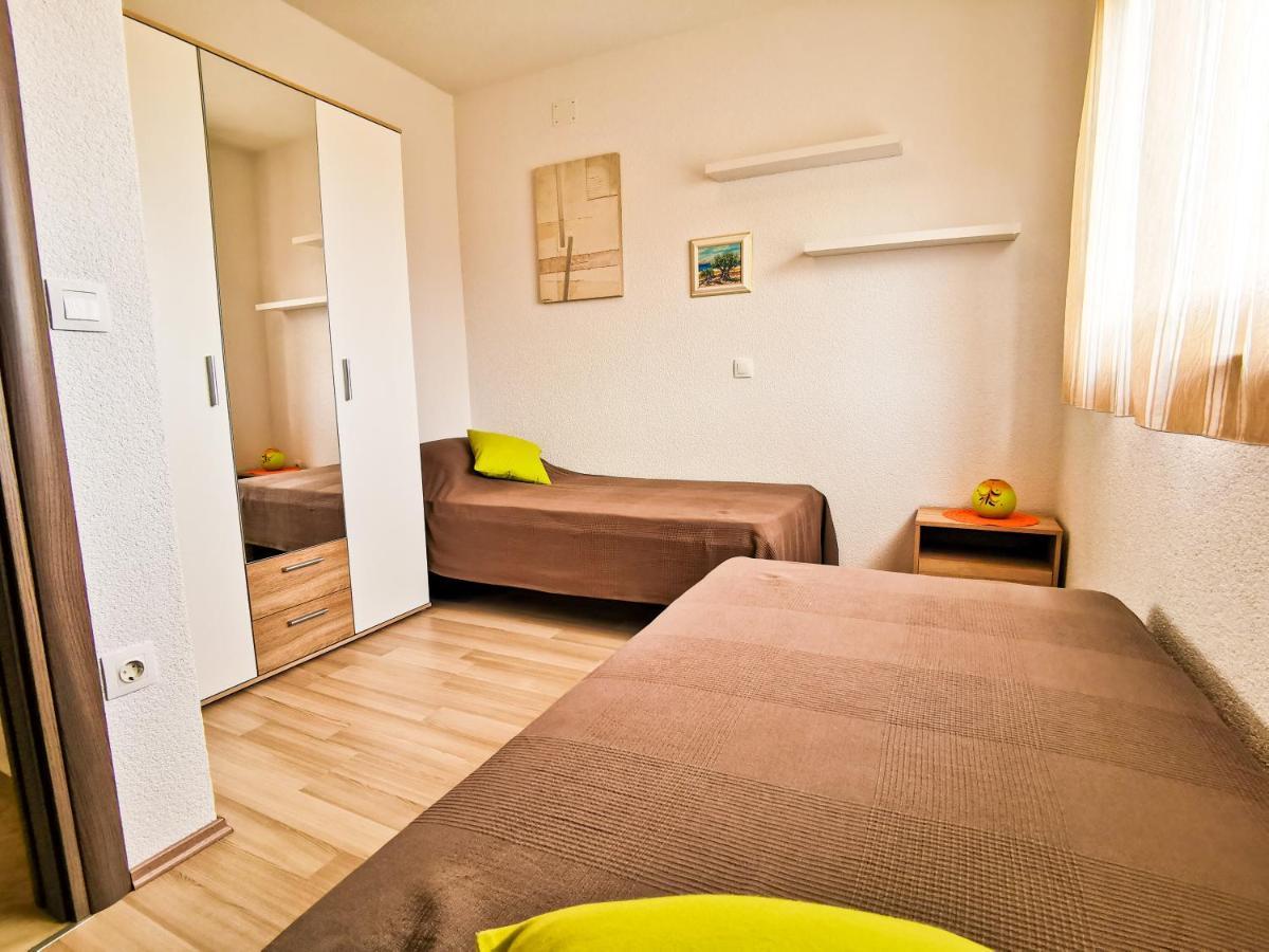 App La Vita E Bella - Azzurro Apartment Пунат Екстериор снимка