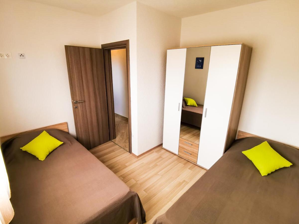 App La Vita E Bella - Azzurro Apartment Пунат Екстериор снимка
